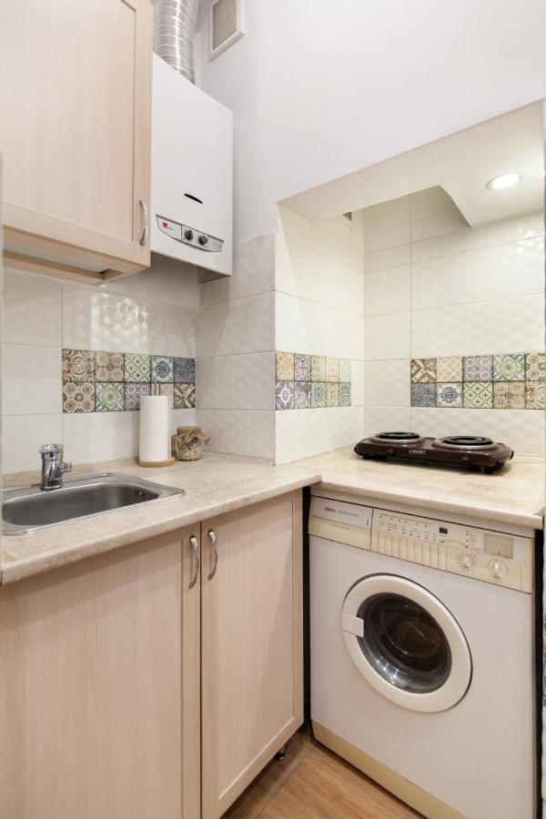 Apartment On Krakivska Street リヴィウ エクステリア 写真