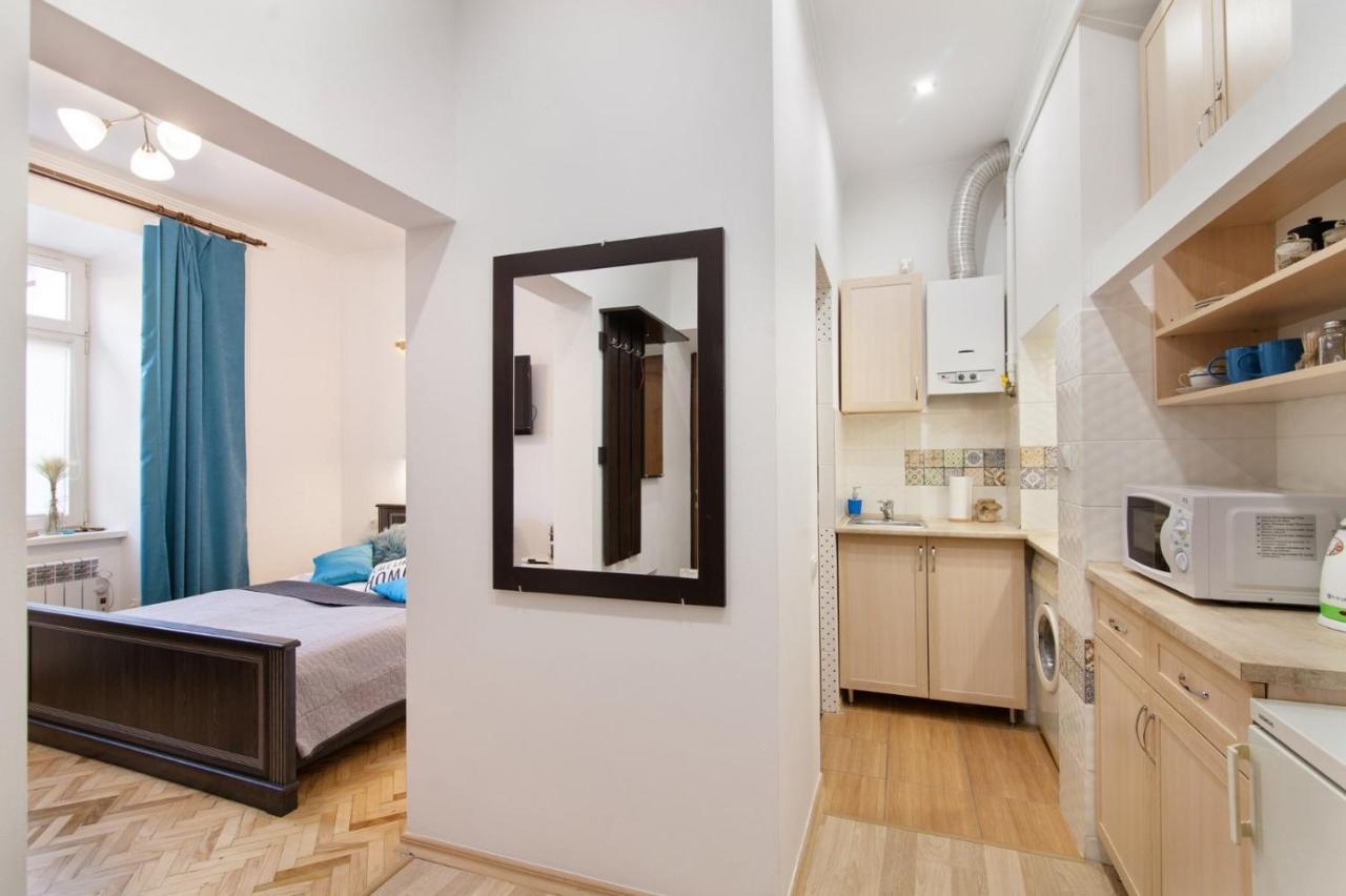 Apartment On Krakivska Street リヴィウ エクステリア 写真