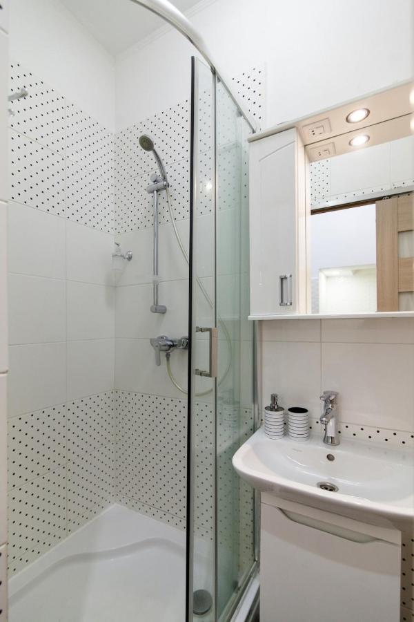 Apartment On Krakivska Street リヴィウ エクステリア 写真